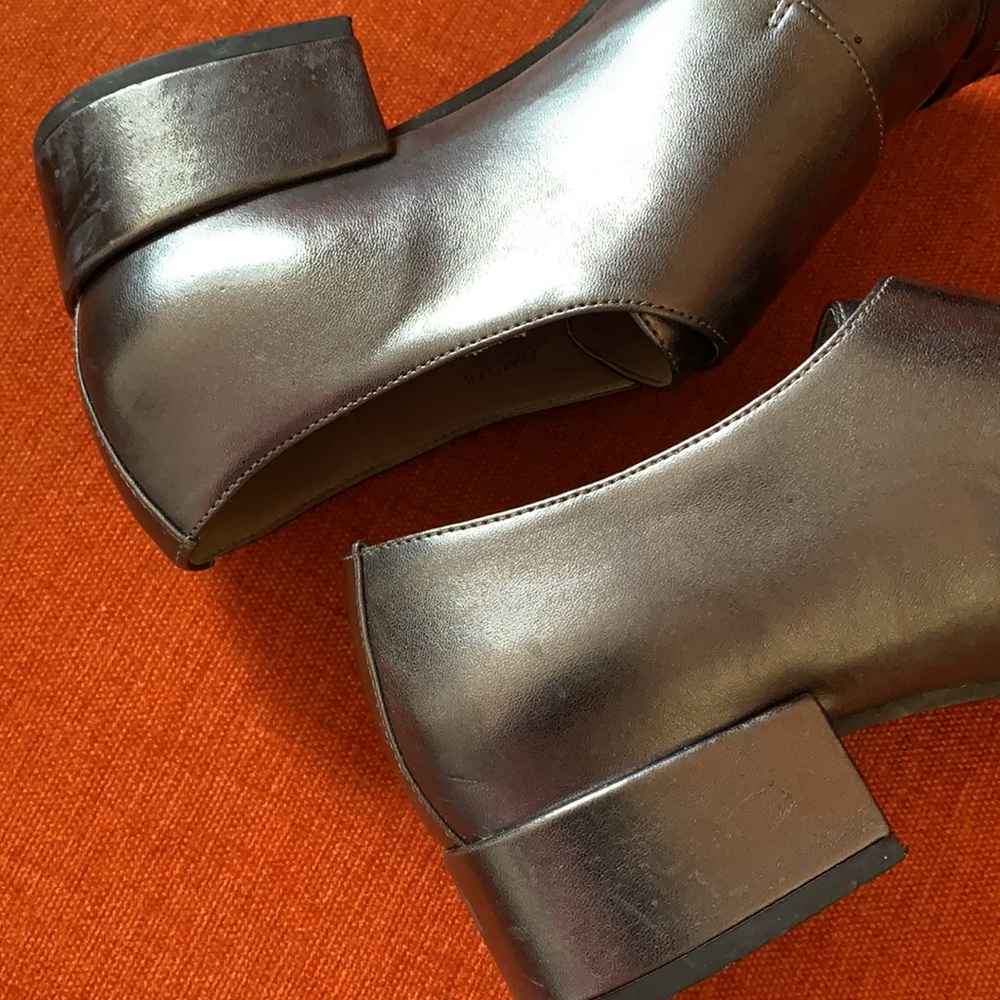 Shoes - Picture 3 of 4